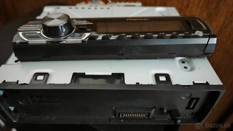 PIONEER MVH 350BT - 4