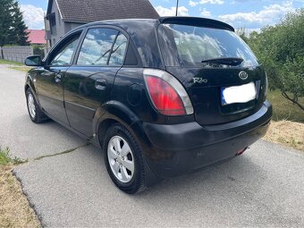 Kia Rio - 4