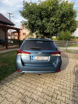 Toyota Auris - 4