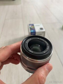 Olympus M.zuiko 25mm f1.8 - 4