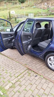 Kia Venga - 4