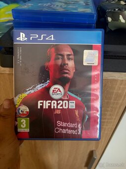 PS4 slim - 4