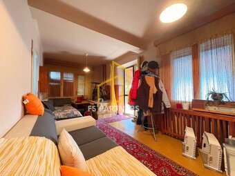 Priestranný zariadený rodinný dom s veľkým pozemkom – Zlatná - 4