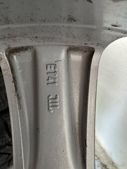 VW R17 235/45 R17 - 4