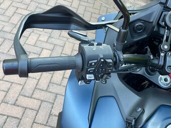 Honda NT 1100 - 4