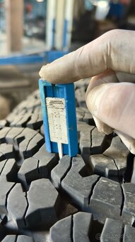 285/70 R17 BF Goodrich - 4