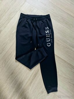 NOVE Guess nohavice, teplaky XS - M - 4