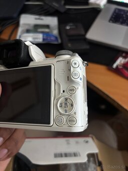 Canon EOS M50 - 4