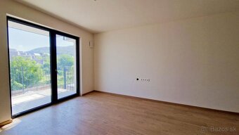 Predaj novostavba 2 izbový byt s balkónom  61 m2 + parkovaci - 4