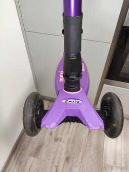 Detská kolobežka so svetielkujúcimi kolieskami - 4