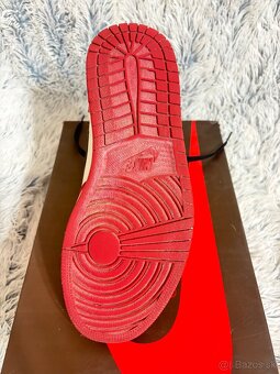 Jordan 1 Retro Chicago 43 - 4