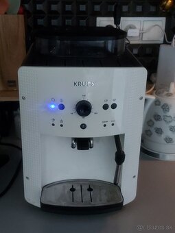 Predám automatický kávovar Krups Essential v bielej farbe - 4