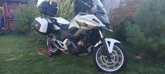 Honda NC750X DCT - 4