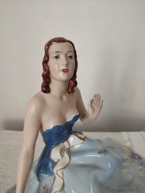 Royal dux žena so sukňou porcelánová soška - 4