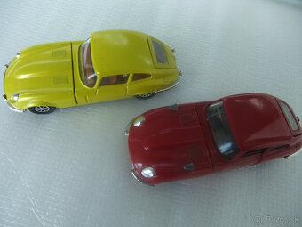 3xJAGUAR E a 2xFERRARI DINO od CORGI TOYS v 1:43 - 4