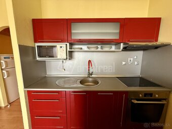 Okamžite voľná priestranná garsónka na ulici Fedinov… - 4