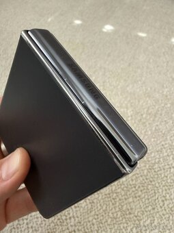 Sasmung Galaxy Flip 4 - 4
