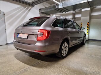 Škoda Superb 2,0 TDI 125kW DSG Pano Bi-xenon Koža combi - 4