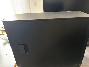 Predám skriňu s počítača HP Z2 G4 - 4