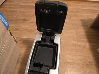 Lakťová operka v celku Volvo v50 - 4