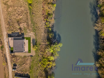 RD pri vode a lese v Novej Dedinke - 4