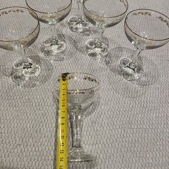 Sklenené poháre na stopke - 4