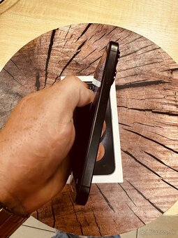 iPhone 15 pro 256 Space Grey batéria 92% originál top stav - 4
