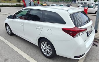 Toyota Auris Touring Sports 1.6 l , benzin - 4