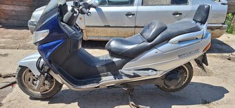 Suzuki burgman 250 - 4