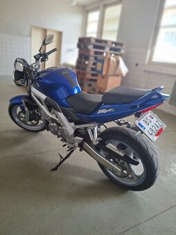 Suzuki SV650N - 4