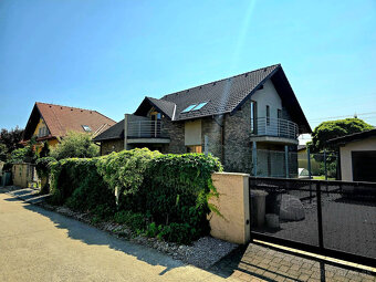 5 izbový rodinný dom Chorvátsky Grob s garážou, bazénom, krb - 4