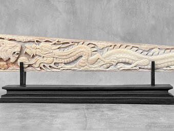 Ručne vyrezávaný Meč z mečúňa na stojane - Tiger a Drak 89cm - 4