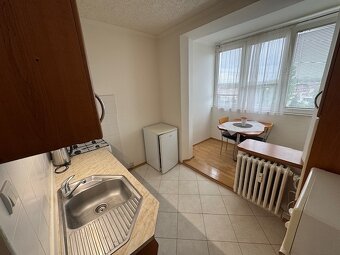 PREDAJ 1-izbový veľký byt s uzavretou lodžiou - 4