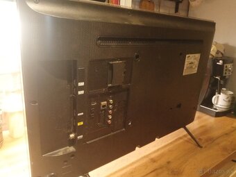 Predám Smart tv Samsung UE32F4500AW - 4