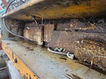 LKT 81 Turbo hydraulická nádrž - 4