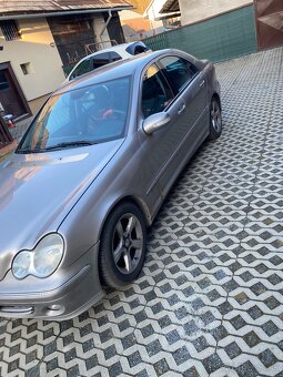 Mercedes-Benz C220 - 4