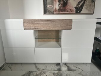 Skrinka pod tv - 4