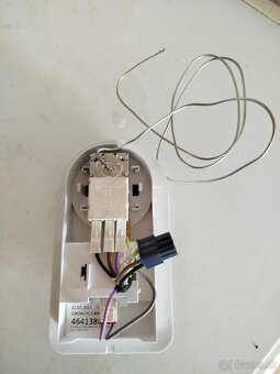 Rozpredám chladničku Beko rcsa270m21w - 4