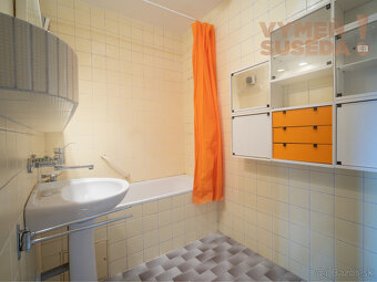 VYMEŇ SUSEDA – PRIESTRANÝ 4 IZB. BYT s LOOGIOU a PIVNICOU,  - 4