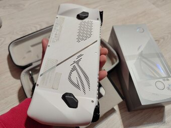 Asus Rog Ally Z1 Xtreme - 4