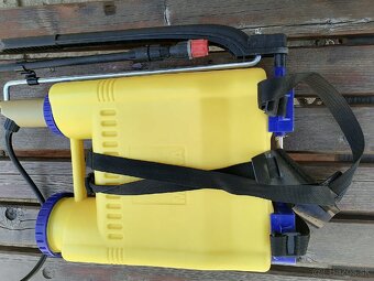 Ručný postrekovač 12l - 4