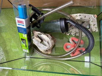 Akvárium s vybavením - 4