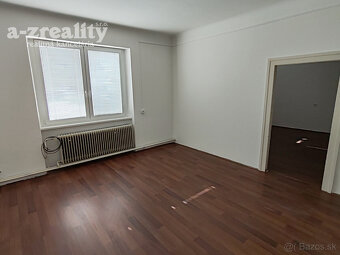 Komerčný objekt na prenájom v obci Šrobárová - 4