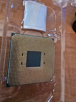 AMD Ryzen 7 3700x - 4