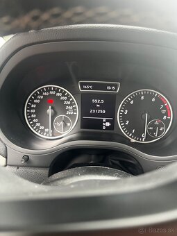 Mercedes B - 4
