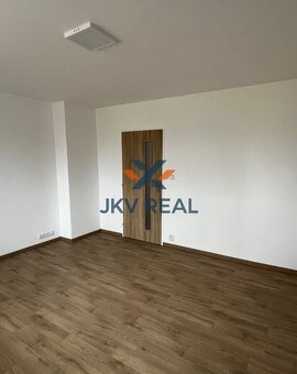 Priestranný 4 izbový byt po čiastočnej rekonštrukcií - 4