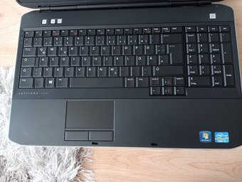 predám Dell Latitude e5530 / Intel core i5 / 8gb ram / ssd - 4