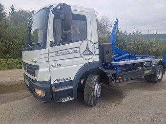 Mercedes Atego 1218 hákový nosič kontajnerov - 4