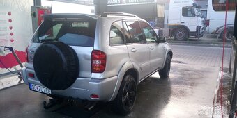 Toyota RAV4 2005 - 4
