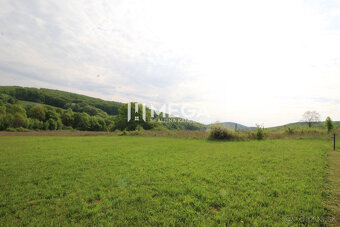 NA PREDAJ POZEMOK V SRDCI PRÍRODY - VYŠNÝ KAZIMÍR 1166 m² - 4